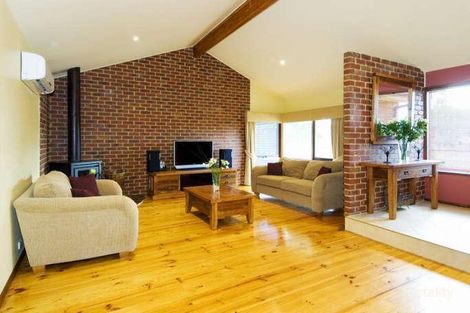 Property photo of 11 Glencairn Court Eltham North VIC 3095