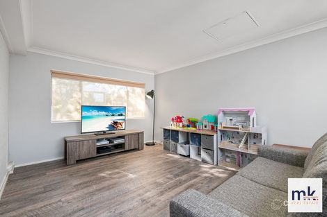 Property photo of 21 Jarrah Avenue Bradbury NSW 2560