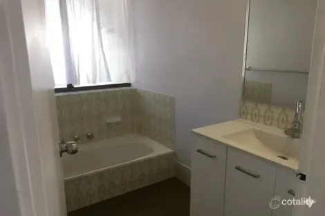 Property photo of 10 Cull Court Armadale WA 6112