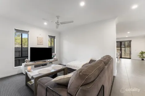 Property photo of 3 Dalby Street Holmview QLD 4207