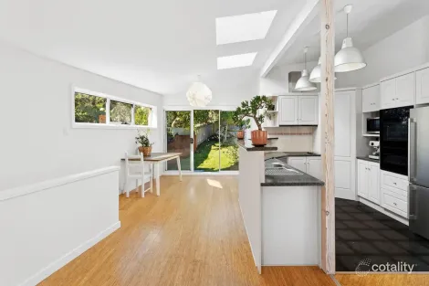Property photo of 5 Windermere Place Wheeler Heights NSW 2097