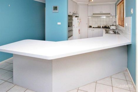 Property photo of 16 Hobson Crescent Mill Park VIC 3082