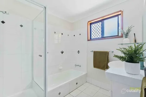 Property photo of 26 Bunya Court Eli Waters QLD 4655