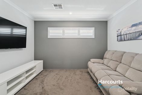 Property photo of 4 Welford Way Success WA 6164