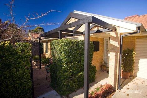 8 Carnall Cl, Holt, ACT 2615