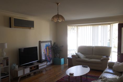 Property photo of 2/12 Lauren Close Green Point NSW 2251