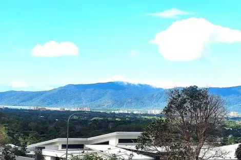 19 Drummer Cl, Kanimbla, QLD 4870