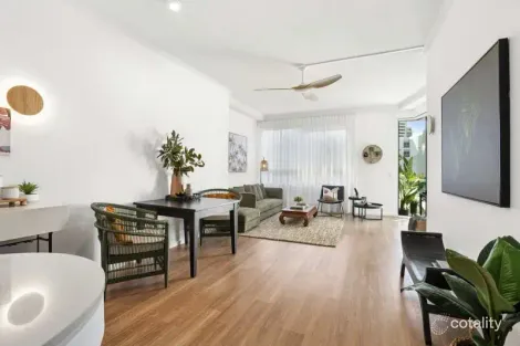 48/28 Bayview St, Runaway Bay, QLD 4216