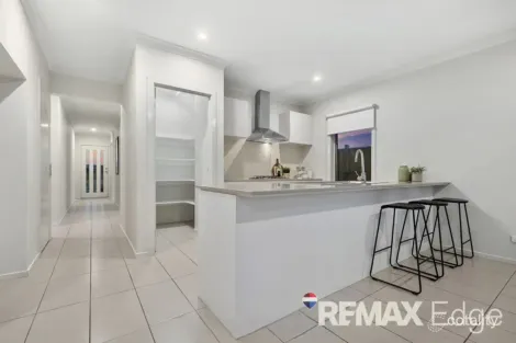 Property photo of 17 Semblance Drive Tarneit VIC 3029
