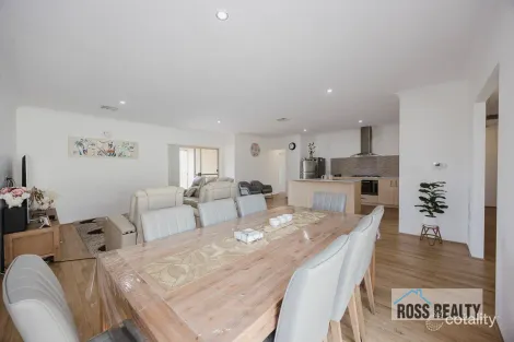 Property photo of 15A Farmfield Way Morley WA 6062