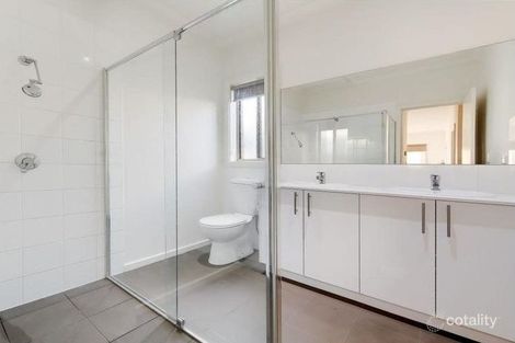 Property photo of 2/3 Trinca Court Werribee VIC 3030