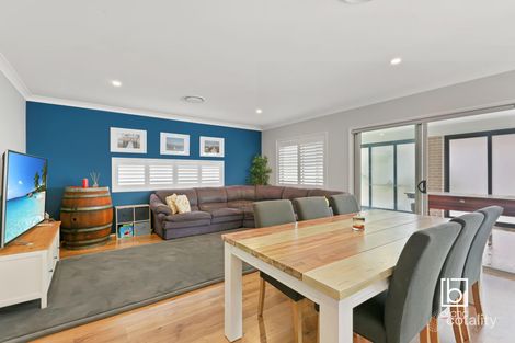 Property photo of 3 Sulky Way Wadalba NSW 2259
