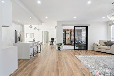 Property photo of 98 The Parade Wollert VIC 3750