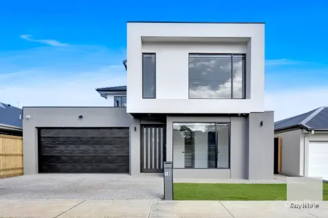 18 Quinta Cres, Sunbury, VIC 3429