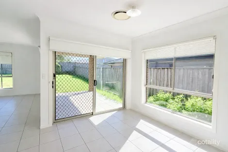 Property photo of 14 Pinehurst Street Colebee NSW 2761