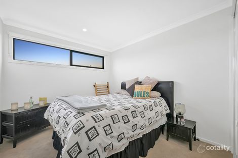 Property photo of 15 Clarence Walk Mickleham VIC 3064