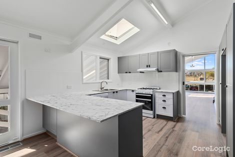 Property photo of 10 Priestley Crescent Seymour VIC 3660