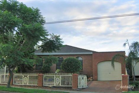 33 Quarry Rd, Bossley Park, NSW 2176