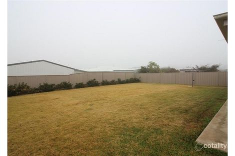 Property photo of 66 Strickland Drive Boorooma NSW 2650