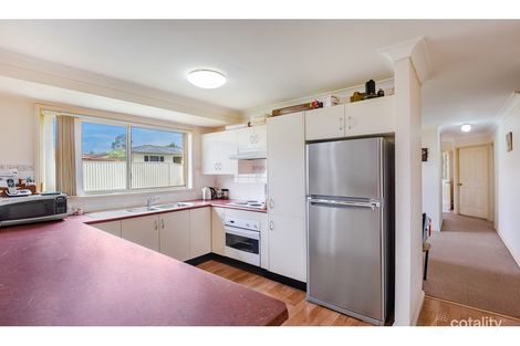 Property photo of 2 Spruce Close Hamlyn Terrace NSW 2259
