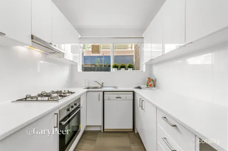 Property photo of 3/4 Kokaribb Road Carnegie VIC 3163