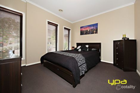 Property photo of 34 Damaine Circuit Caroline Springs VIC 3023