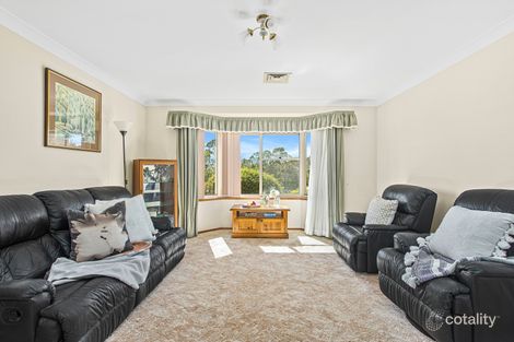 Property photo of 14 Honeyeater Close Farmborough Heights NSW 2526