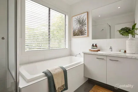 Property photo of 35 Riverside Circuit Lara VIC 3212