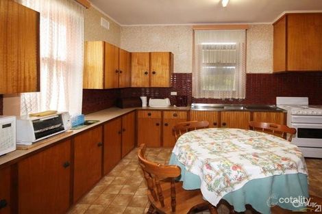 Property photo of 4 Seaforth Avenue Dover Gardens SA 5048