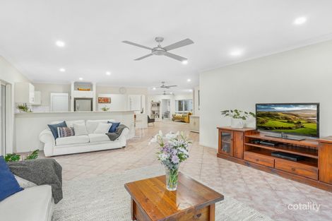 Property photo of 27 West Parkridge Drive Brinsmead QLD 4870