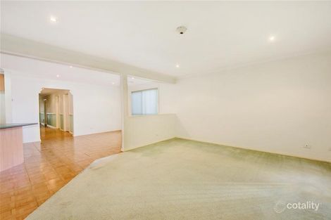 Property photo of 11 Milburn Circuit Caroline Springs VIC 3023