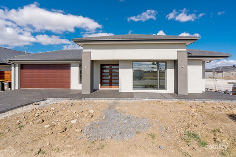Property photo of 68 St Georges Boulevard Mickleham VIC 3064