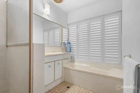 Property photo of 127 Kenmore Road Kenmore QLD 4069