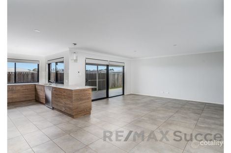 Property photo of 2 Tyrone Street Middle Ridge QLD 4350