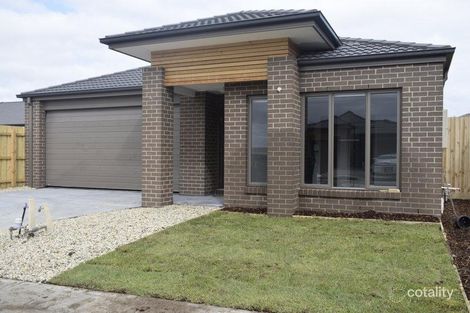 3 Fairlane Ct, Cranbourne East, VIC 3977