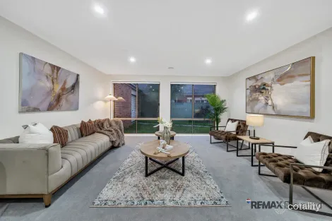 Property photo of 6 Greenock Crescent Cranbourne East VIC 3977