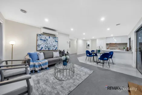 Property photo of 6 Greenock Crescent Cranbourne East VIC 3977