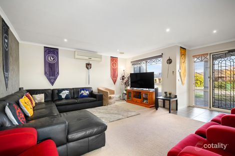 Property photo of 15 Sapphire Crescent Pakenham VIC 3810