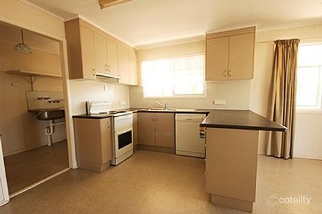 Property photo of 32 Beardmore Crescent Dysart QLD 4745