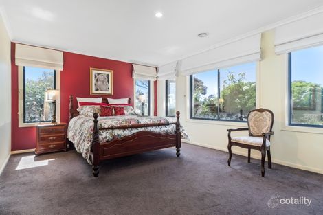 Property photo of 8 Honey Myrtle Court Langwarrin VIC 3910