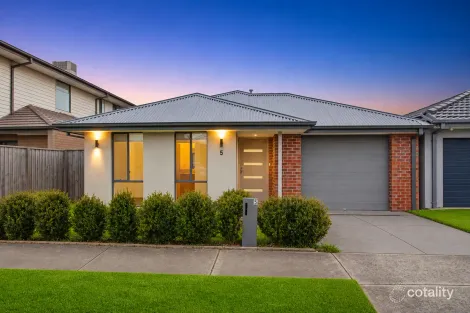 5 Goldington St, Mickleham, VIC 3064