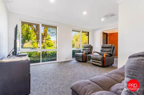 Property photo of 8 Granter Street Kangaroo Flat VIC 3555