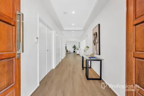 Property photo of 32 Hanworth Avenue Williams Landing VIC 3027