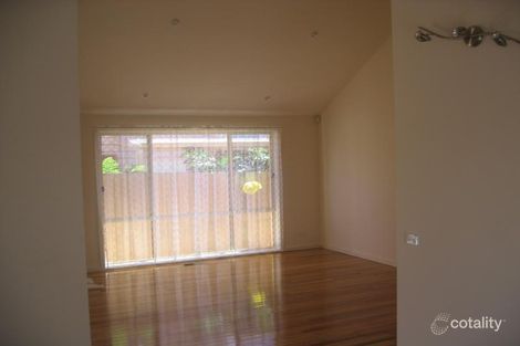 Property photo of 8A Lysbeth Street McKinnon VIC 3204