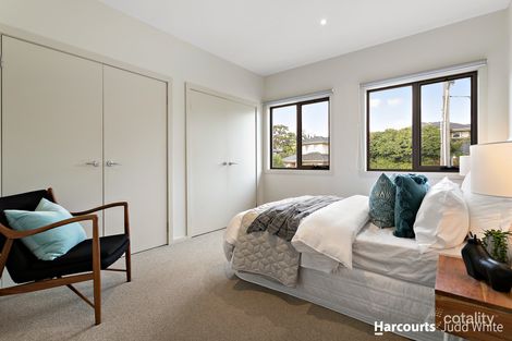 Property photo of 1/14 Pinewood Drive Mount Waverley VIC 3149