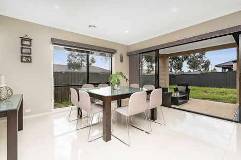 Property photo of 2 Blackberry Alley Cranbourne North VIC 3977