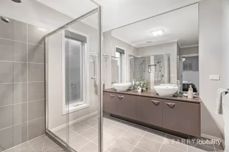 Property photo of 5 Joel Place Mooroolbark VIC 3138