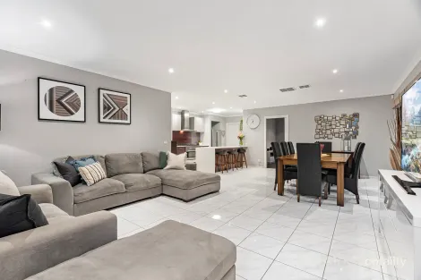 Property photo of 5 Joel Place Mooroolbark VIC 3138