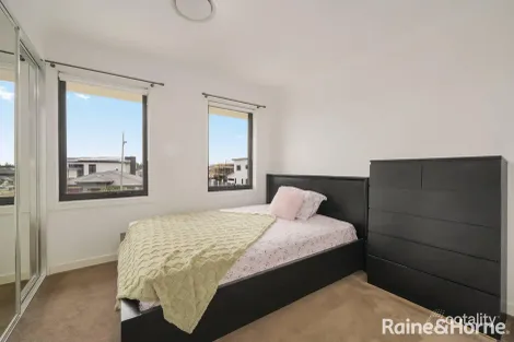 Property photo of 12 Ashbrook Drive Catherine Field NSW 2557