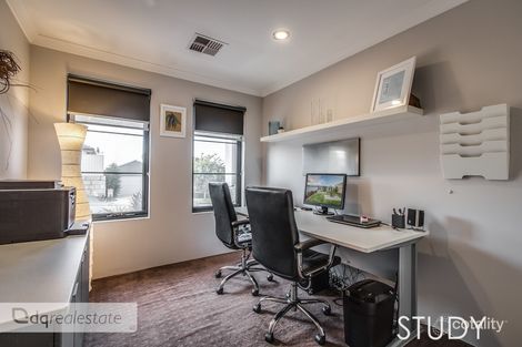Property photo of 18 Einstein Way Tapping WA 6065